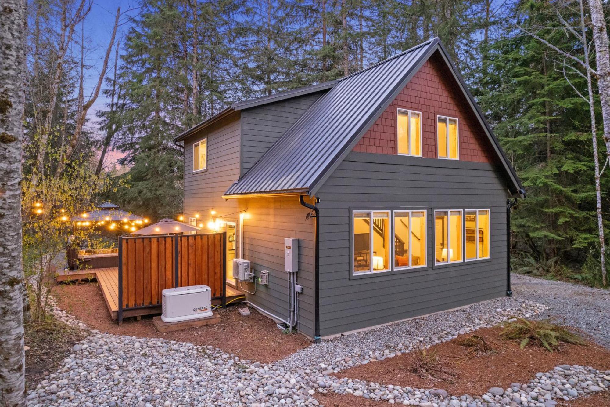 Hikers Haven With Hot Tub - Near Mt Rainier! Βίλα Ashford Εξωτερικό φωτογραφία